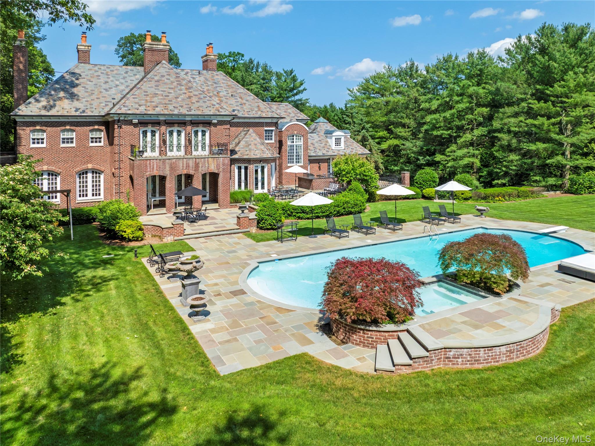 8 Vista Lane, Brookville, NY 11545