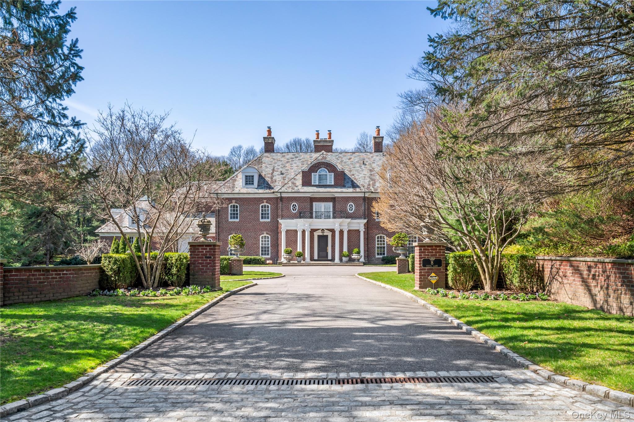 8 Vista Lane, Brookville, NY 11545