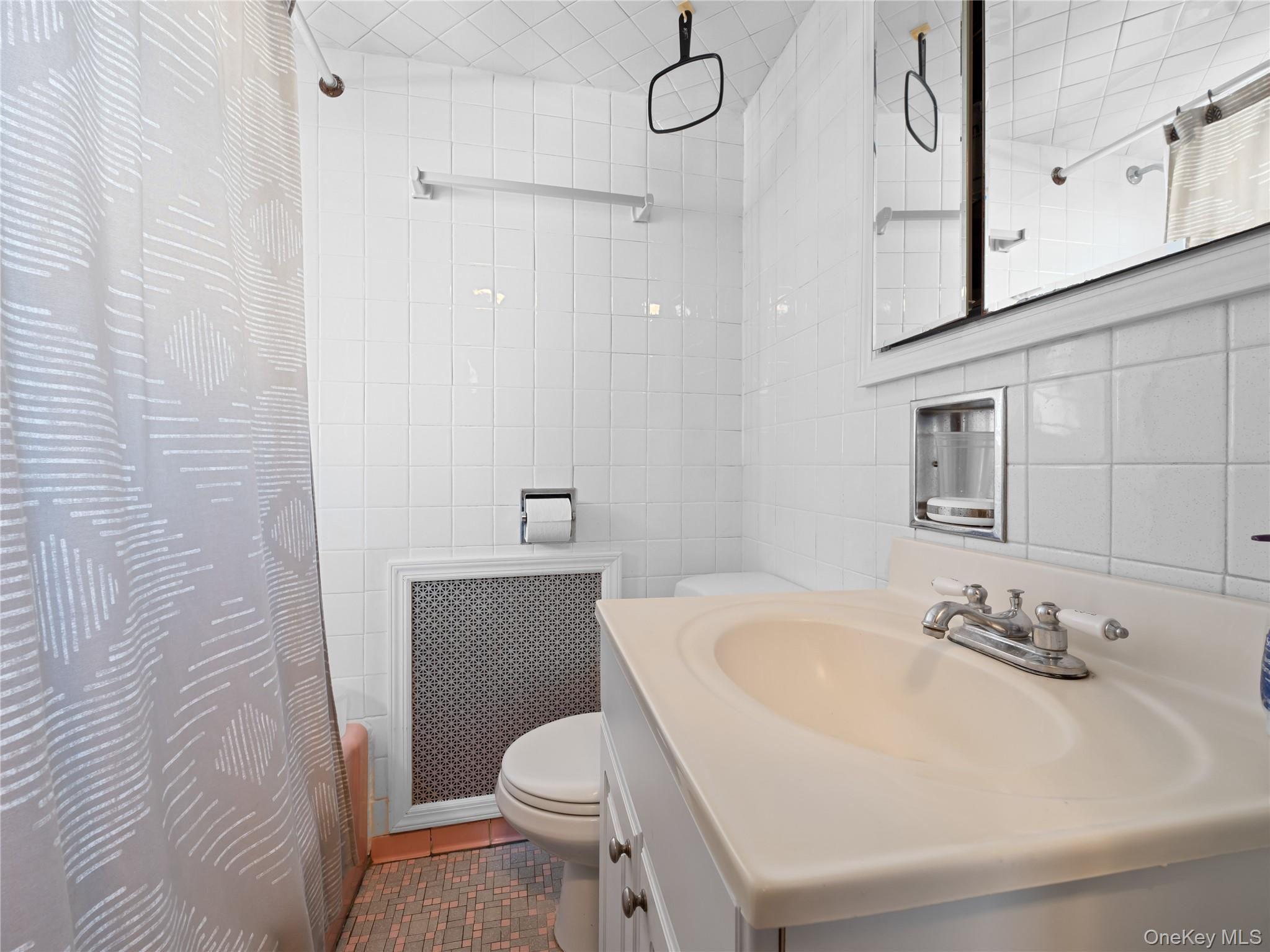 8 Savoy Avenue, Elmont, NY 11003