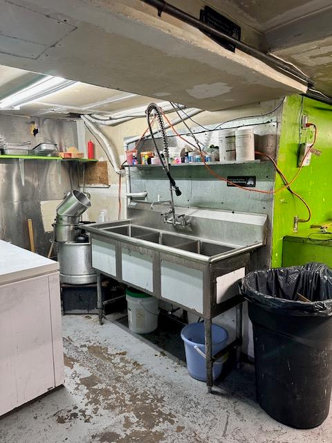 92-19 Roosevelt Avenue, Jackson Heights, NY 11372