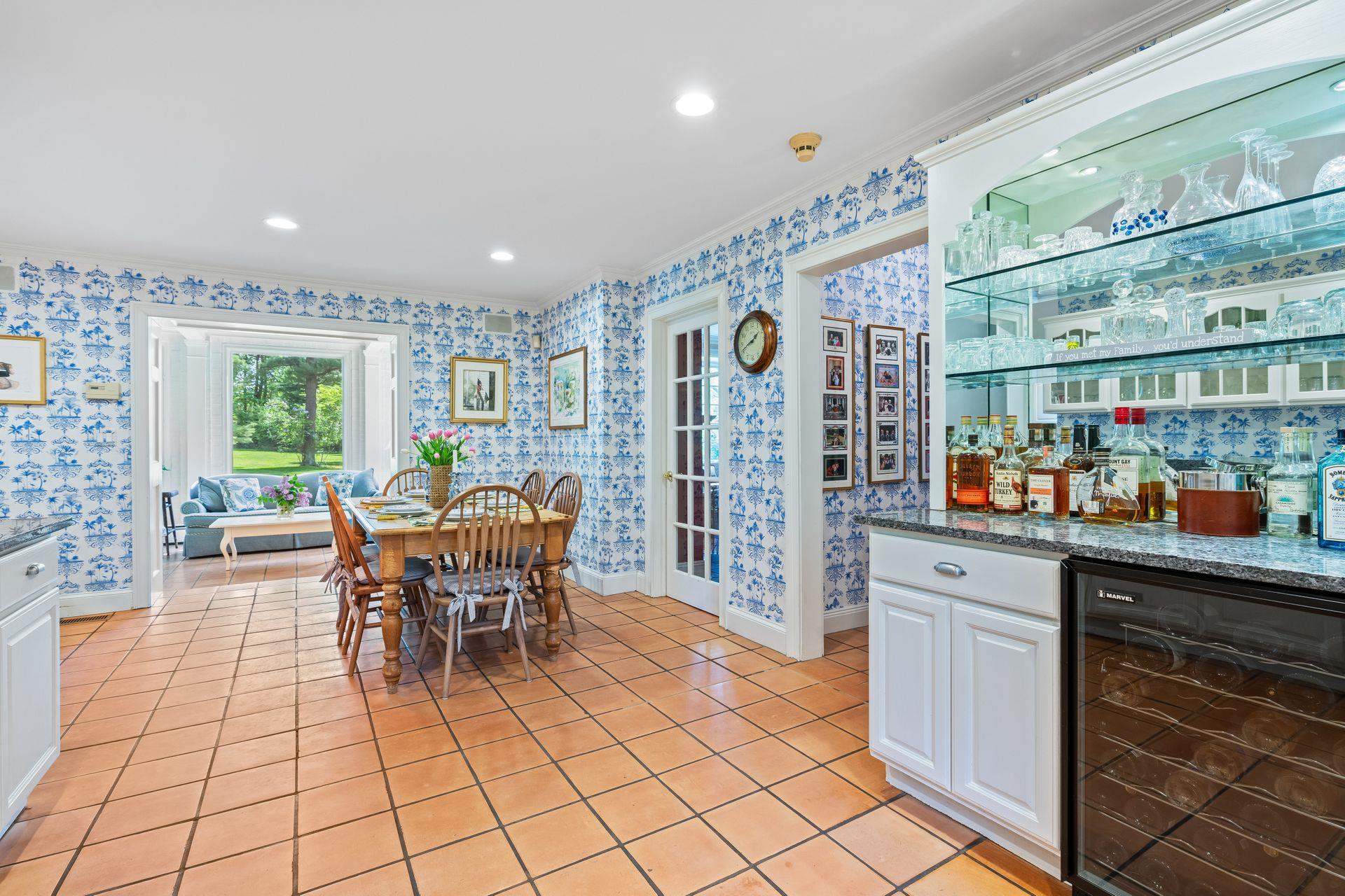 11 Meadow Spring Road, Glen Cove, NY 11542