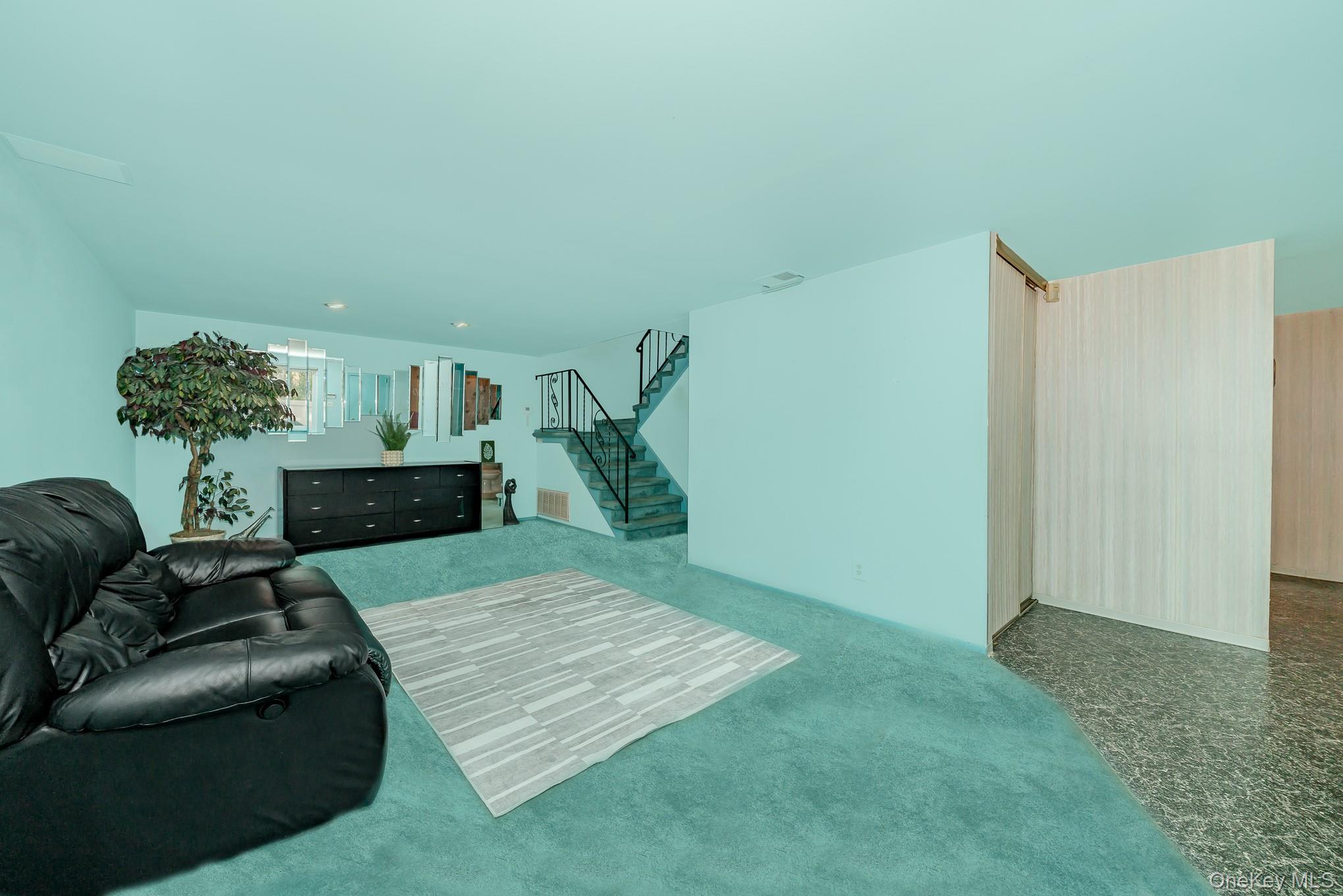 784 Blue Ridge Drive, Medford, NY 11763