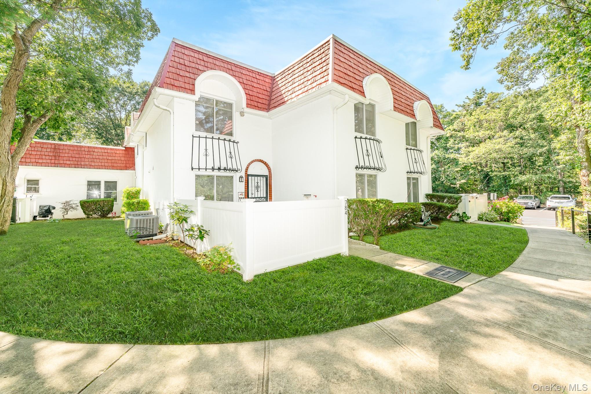 784 Blue Ridge Drive, Medford, NY 11763