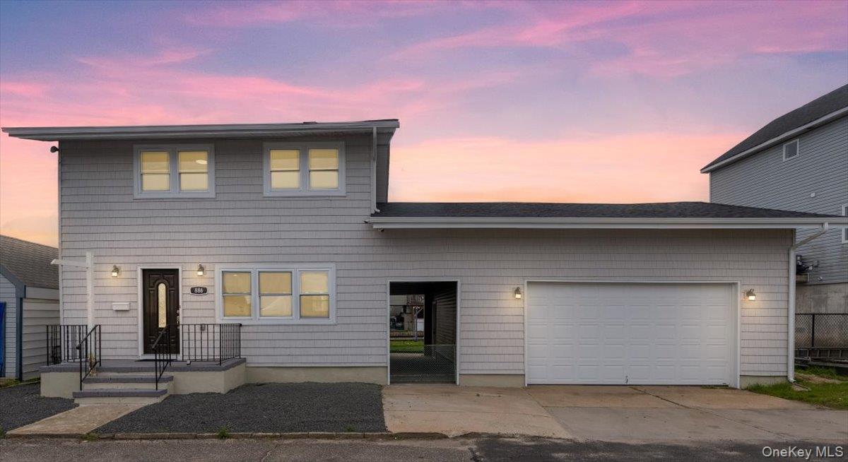 886 S 8th Street, Lindenhurst, NY 11757