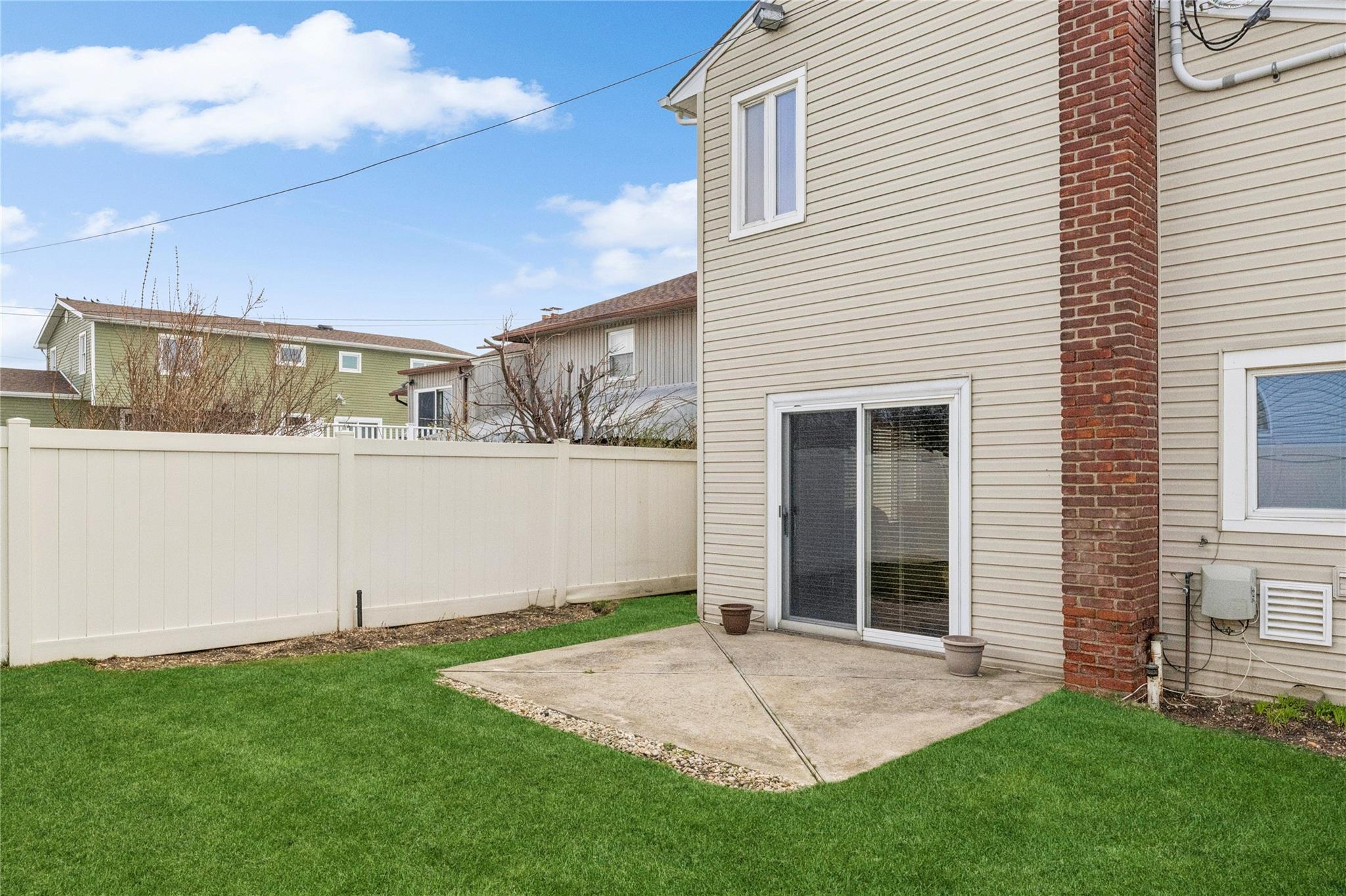 189 Pennsylvania Avenue, Island Park, NY 11558