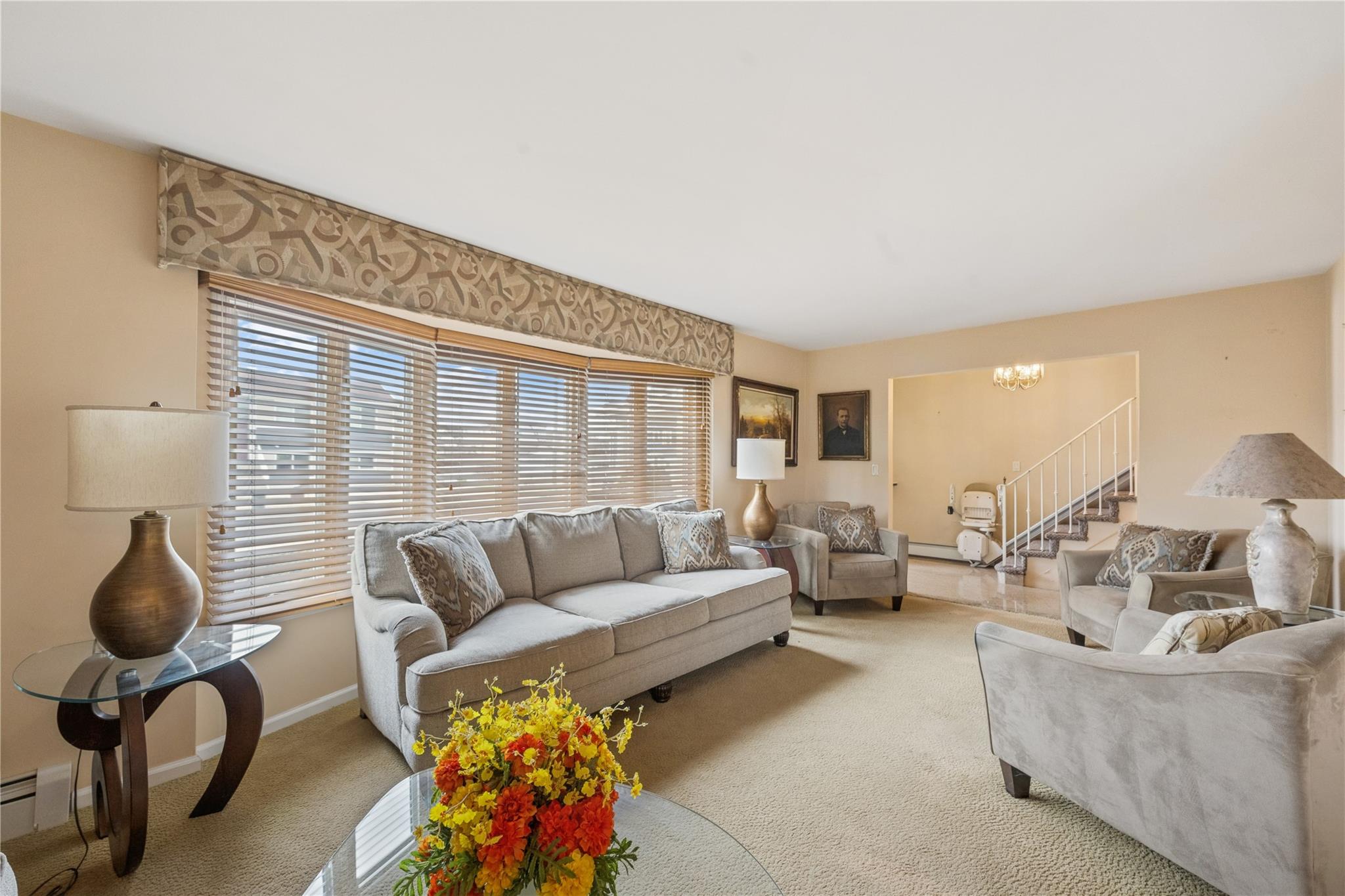 189 Pennsylvania Avenue, Island Park, NY 11558