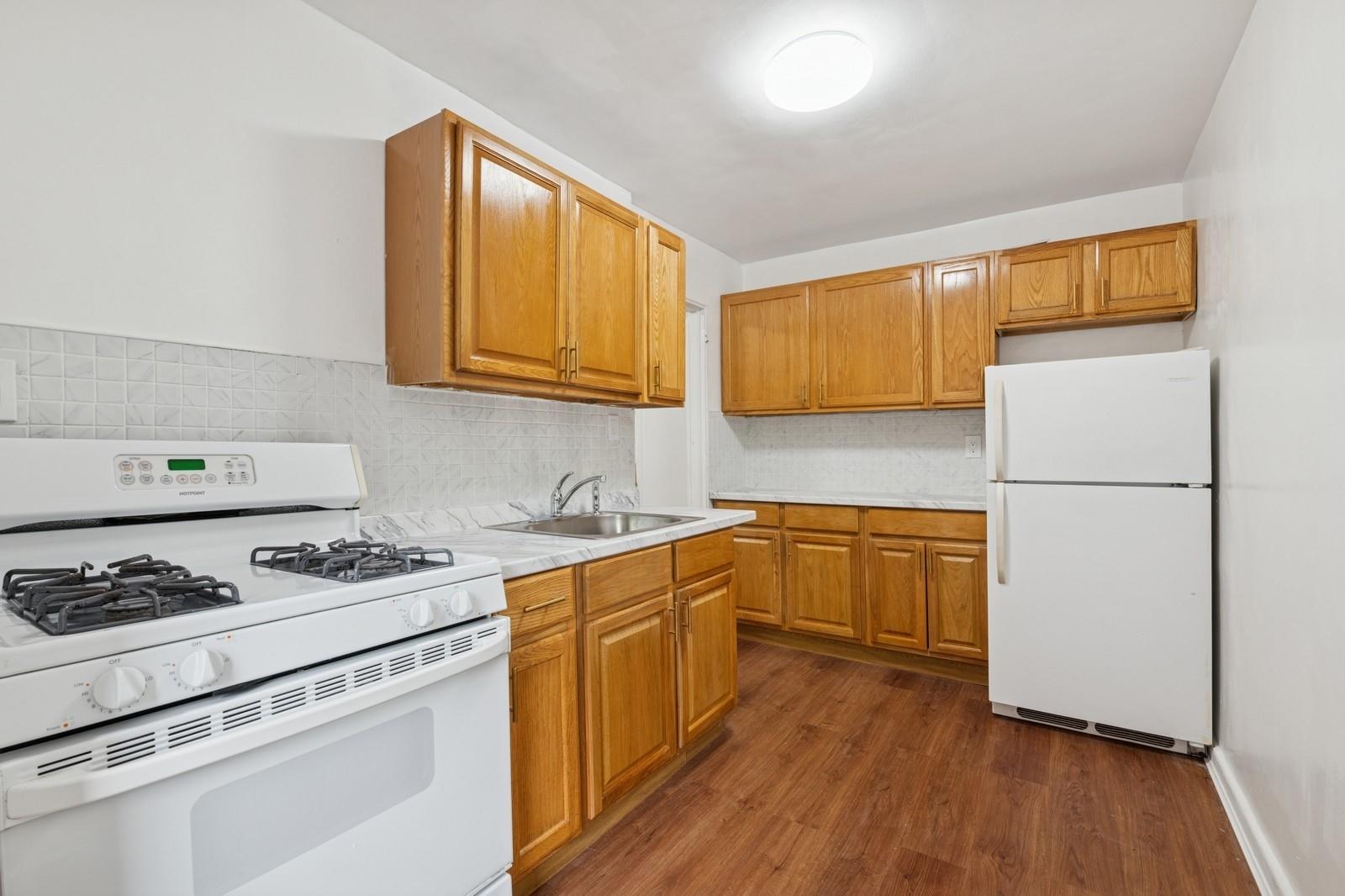 147-10 84 Rd # 2 K, Briarwood, NY 11435