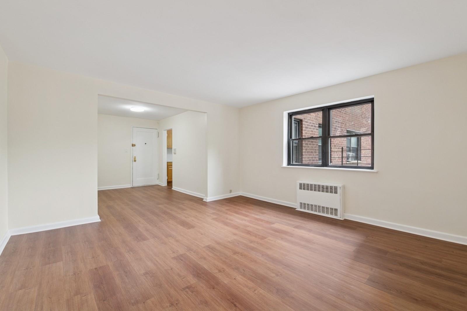 147-10 84 Rd # 2 K, Briarwood, NY 11435