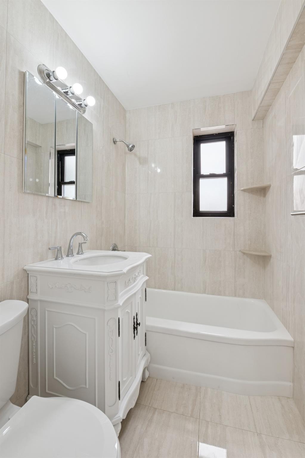 147-10 84 Rd # 2 K, Briarwood, NY 11435