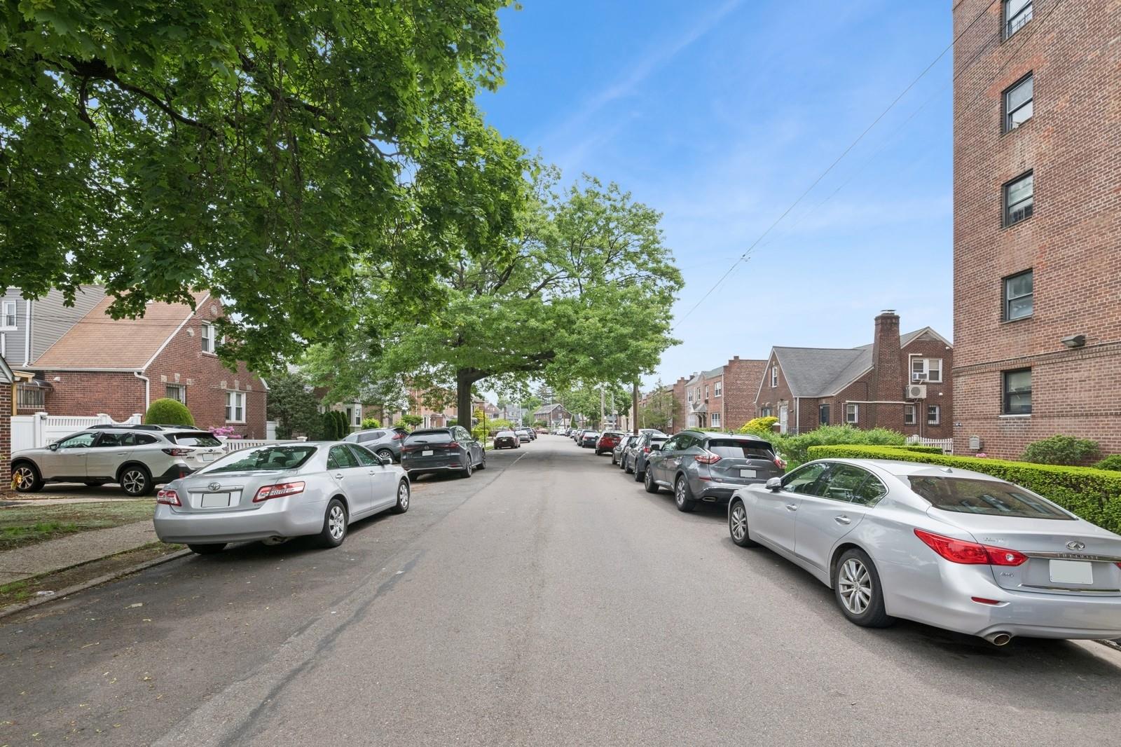 147-10 84 Rd # 2 K, Briarwood, NY 11435