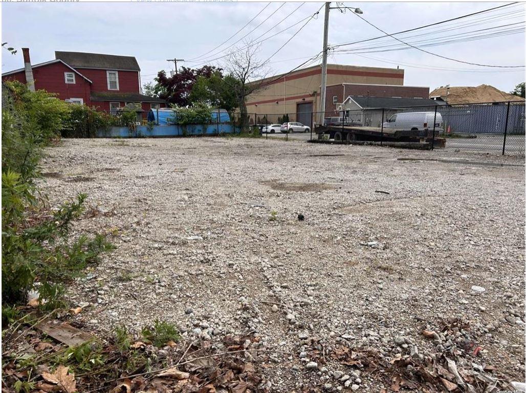 38 Redington Street, Bay Shore, NY 11706