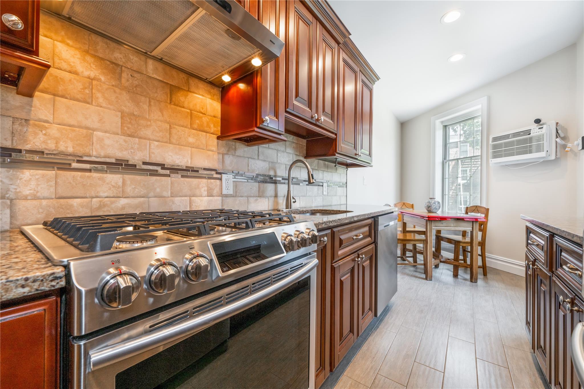 12 Hamilton Place # A-10, Garden City, NY 11530