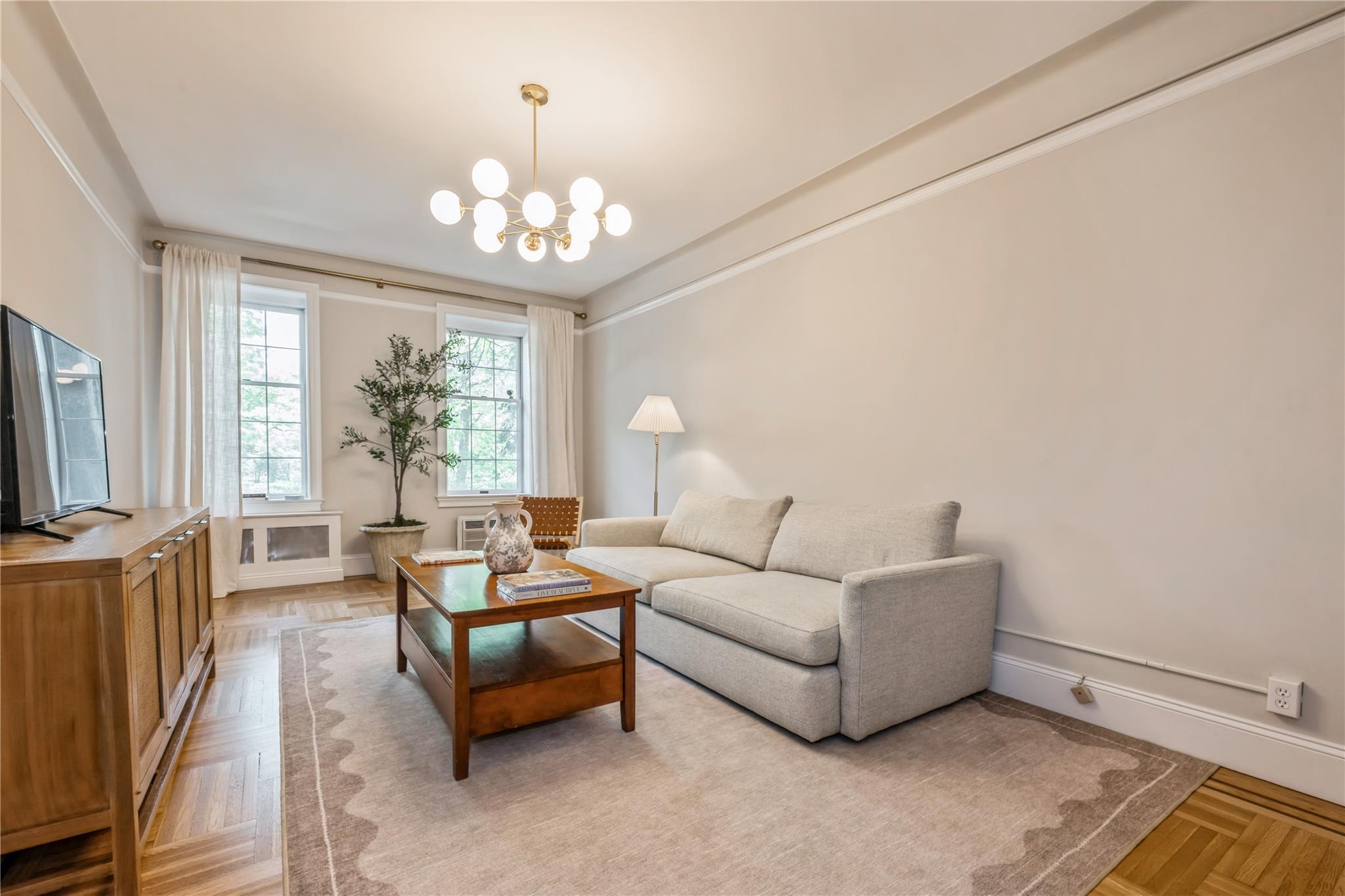 12 Hamilton Place # A-10, Garden City, NY 11530