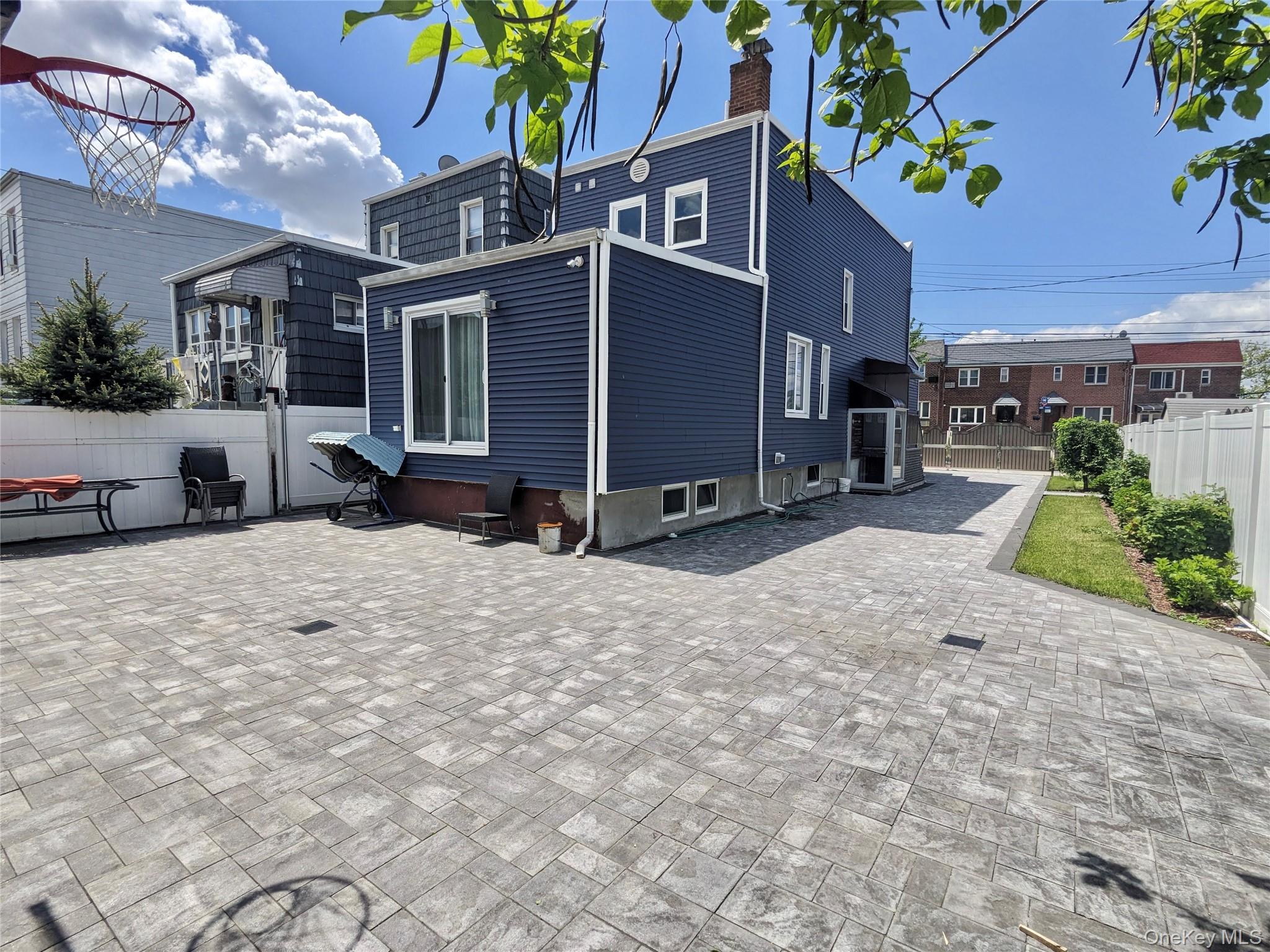 58-09 61 street, Maspeth, NY 11379