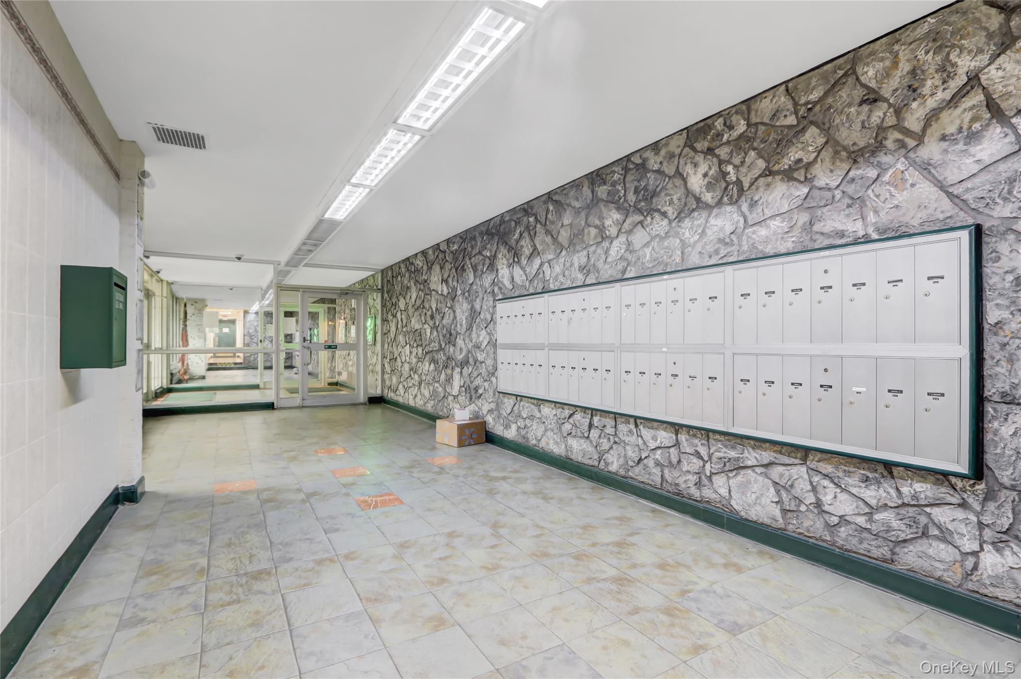 204-15 Foothill Avenue # B53, Hollis, NY 11423