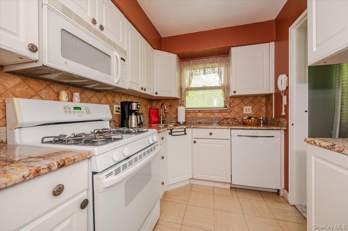 1215 E Broadway # A-13, Hewlett, NY 115578