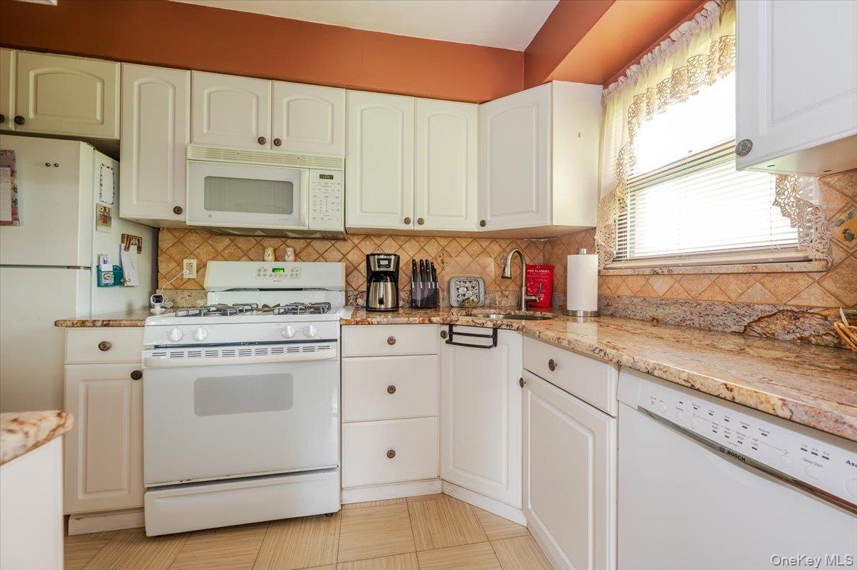 1215 E Broadway # A-13, Hewlett, NY 115578