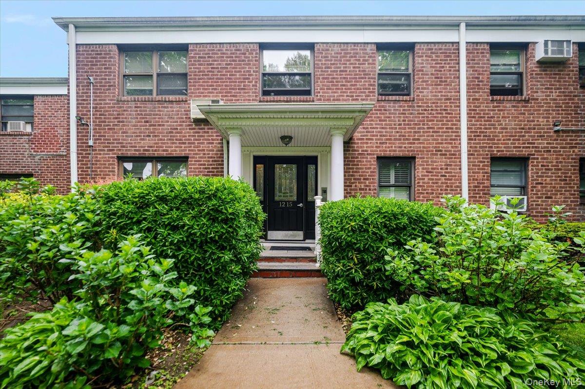 1215 E Broadway # A-13, Hewlett, NY 115578