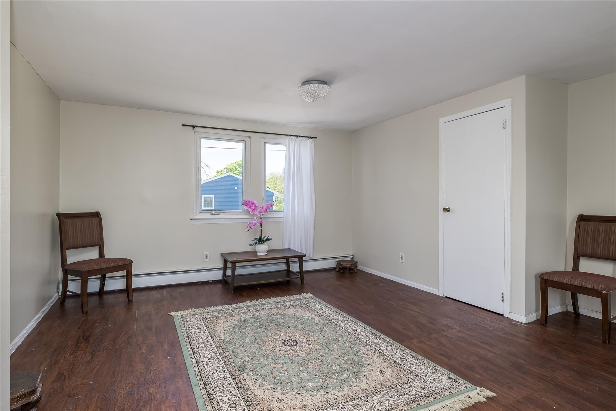 1 Varney Avenue, Huntington Station, NY 11746