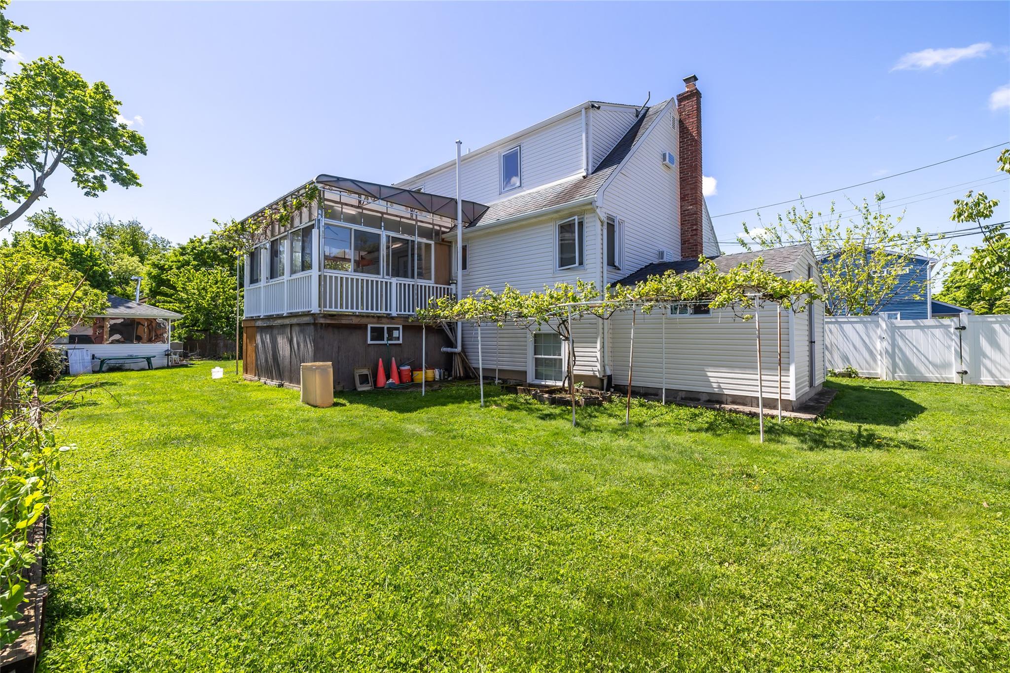 1 Varney Avenue, Huntington Station, NY 11746