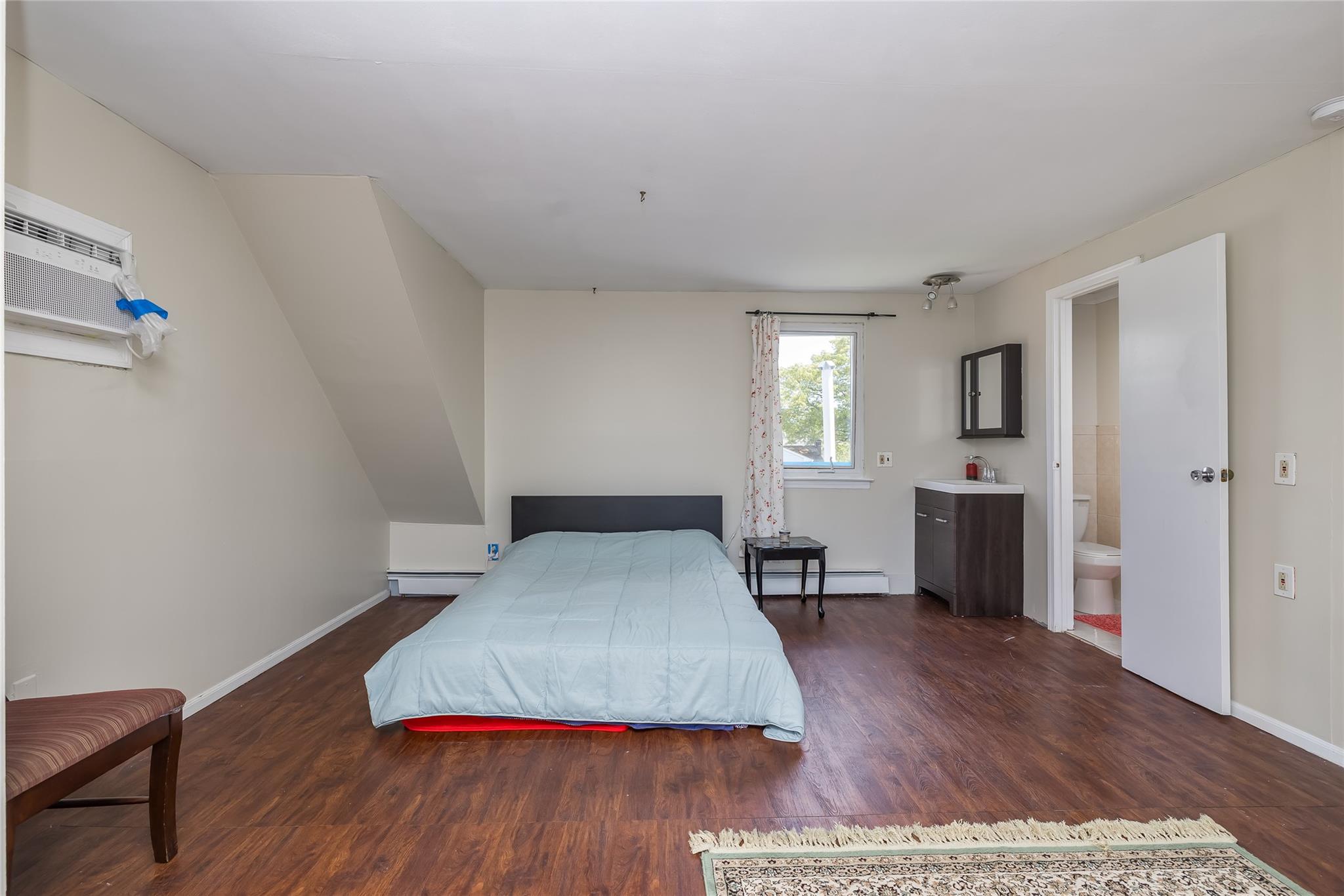 1 Varney Avenue, Huntington Station, NY 11746