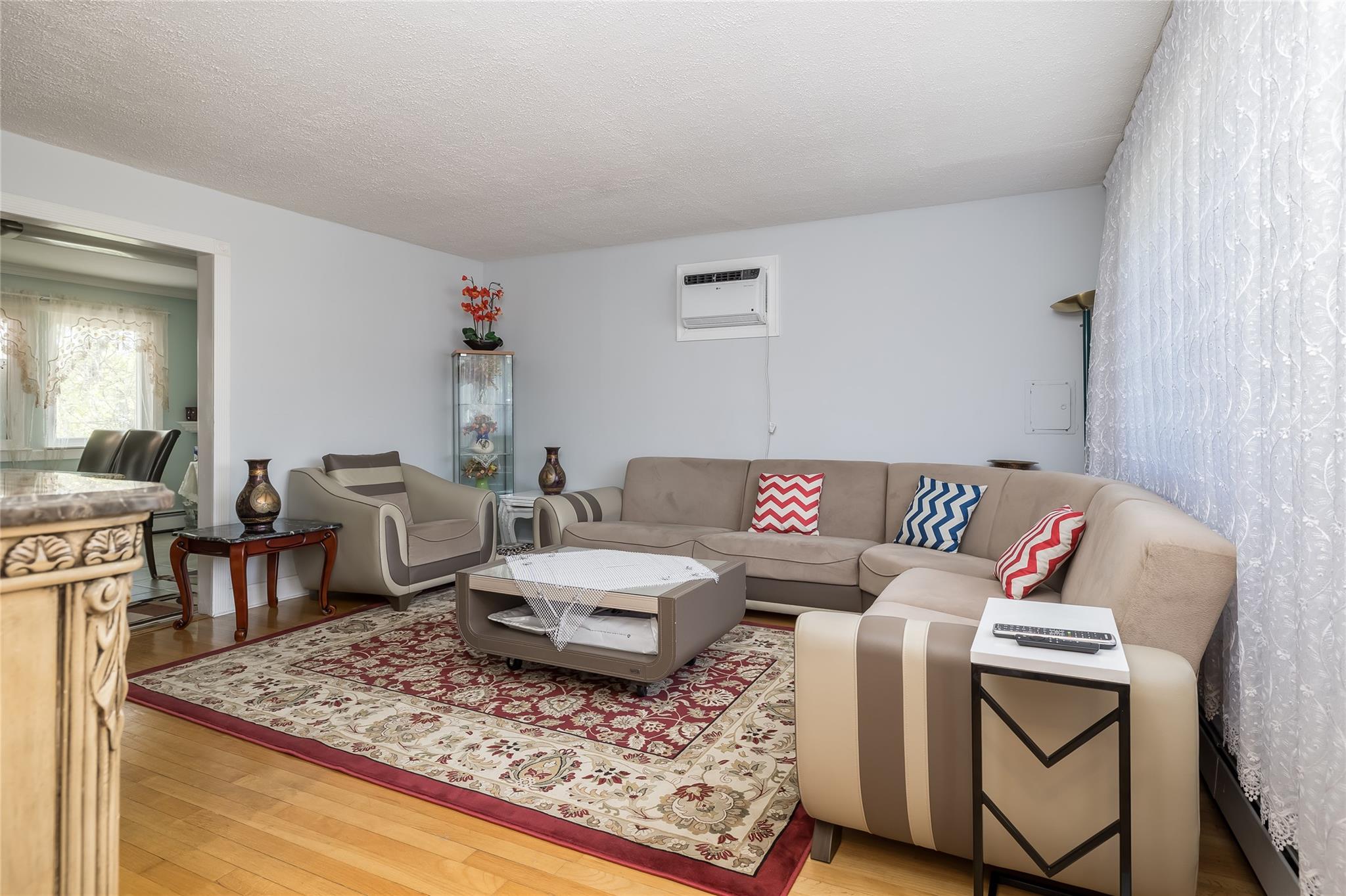 1 Varney Avenue, Huntington Station, NY 11746