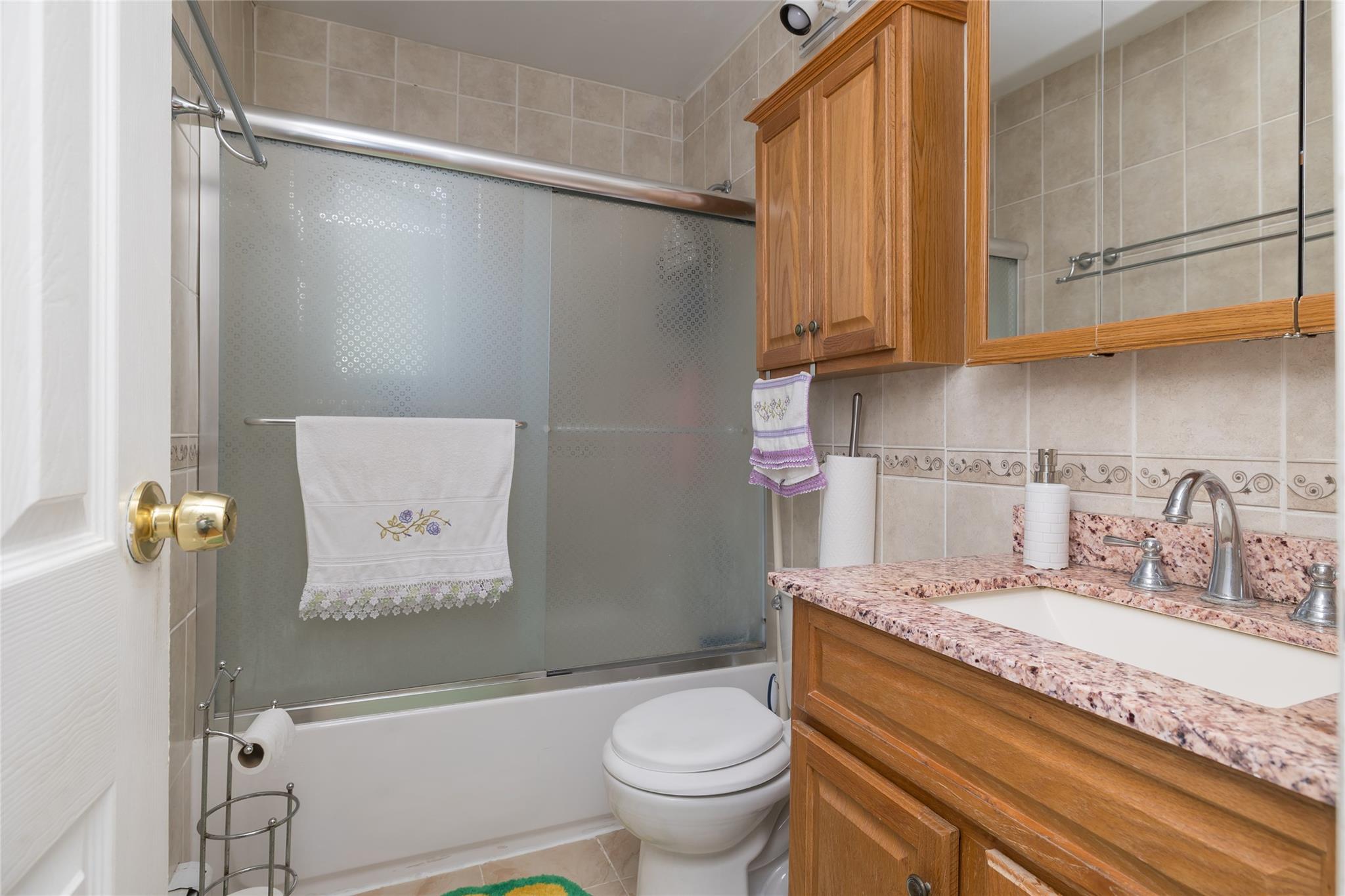 1 Varney Avenue, Huntington Station, NY 11746