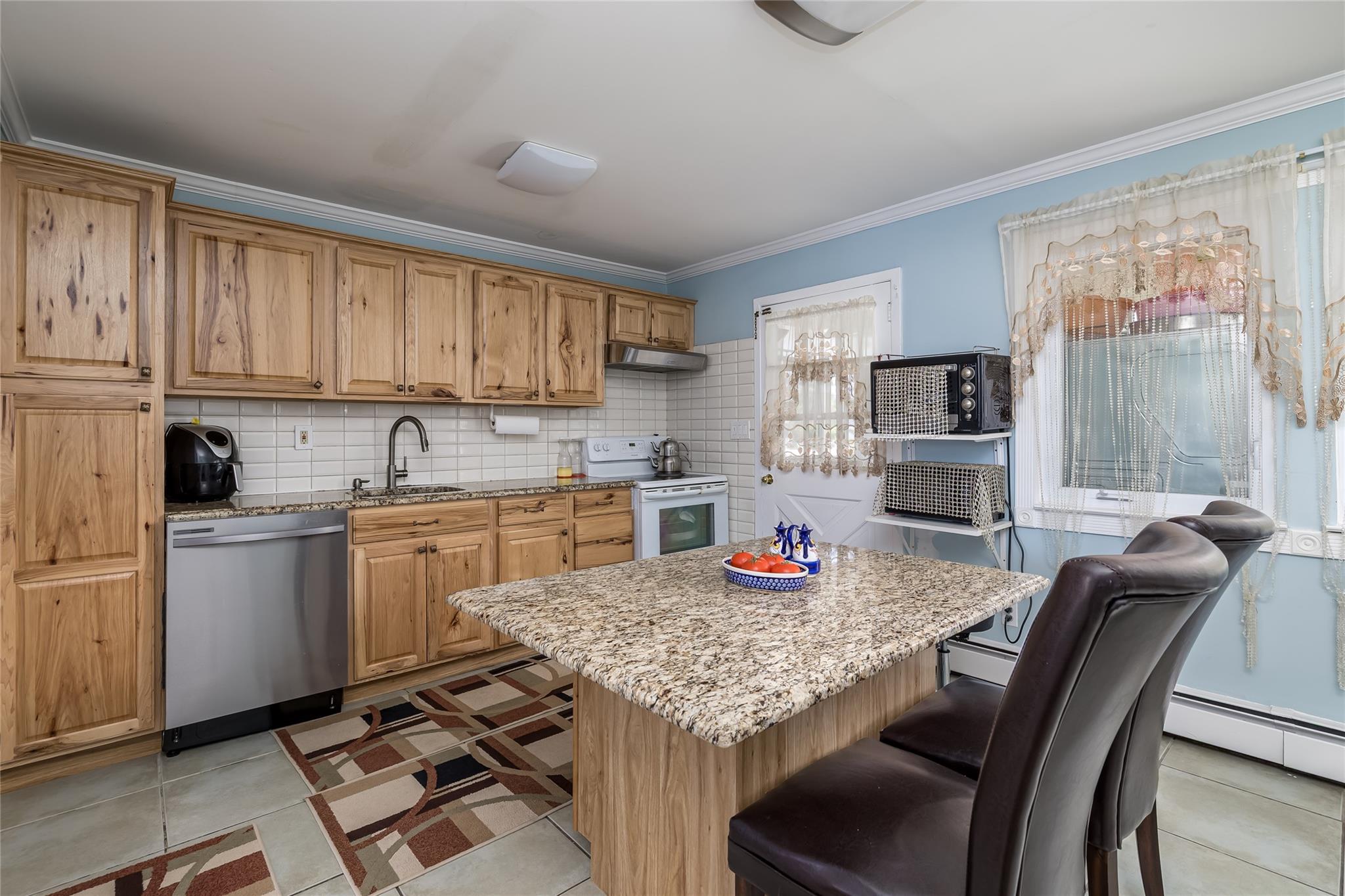 1 Varney Avenue, Huntington Station, NY 11746