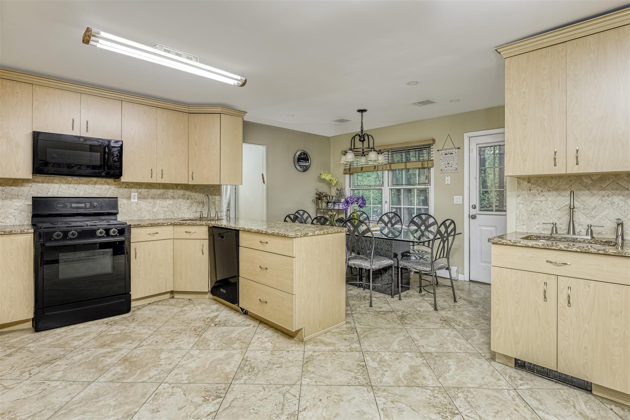 60 Highview Road, Monsey, NY 10952