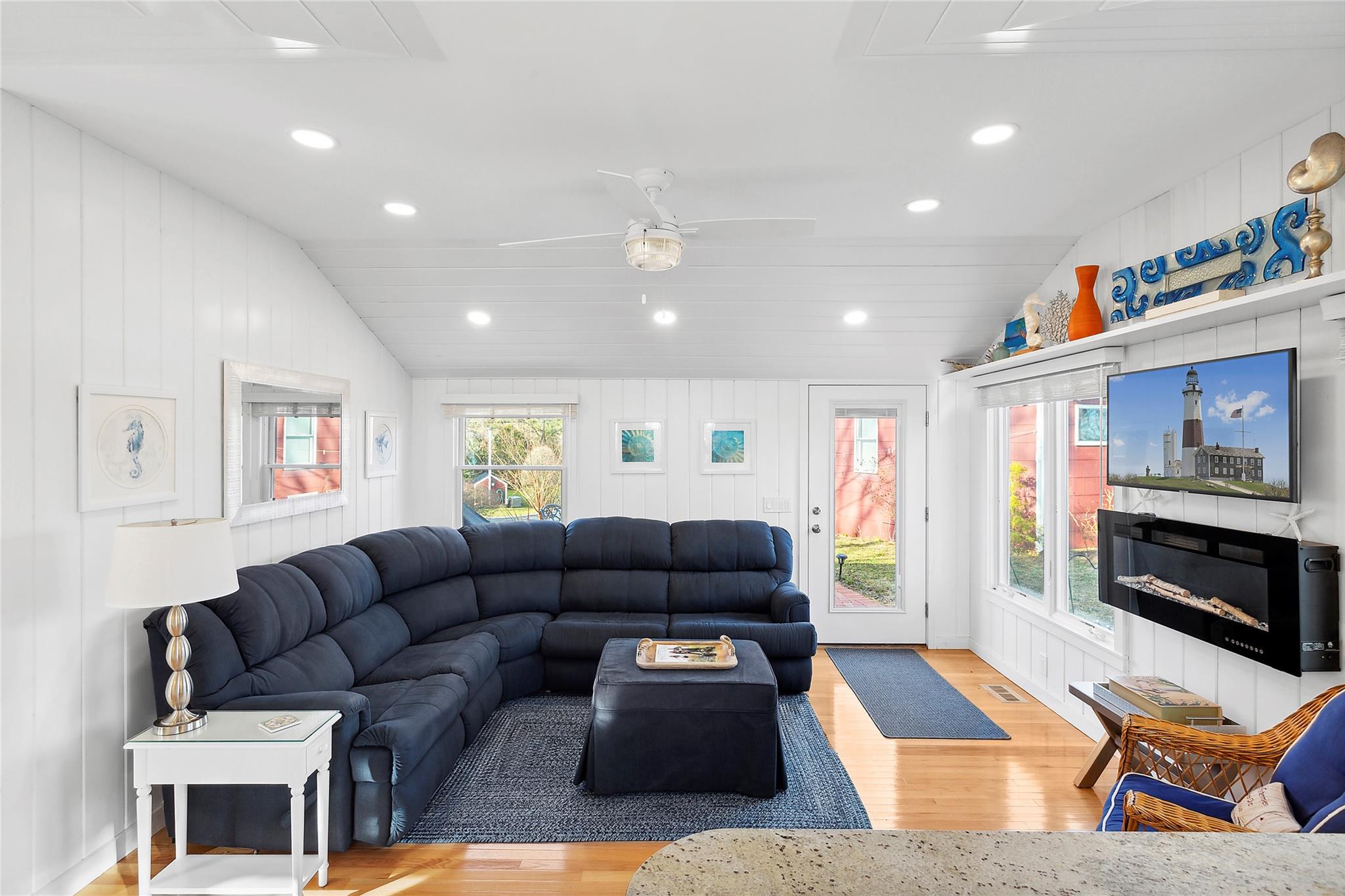 67 North Road # A, Hampton Bays, NY 11946