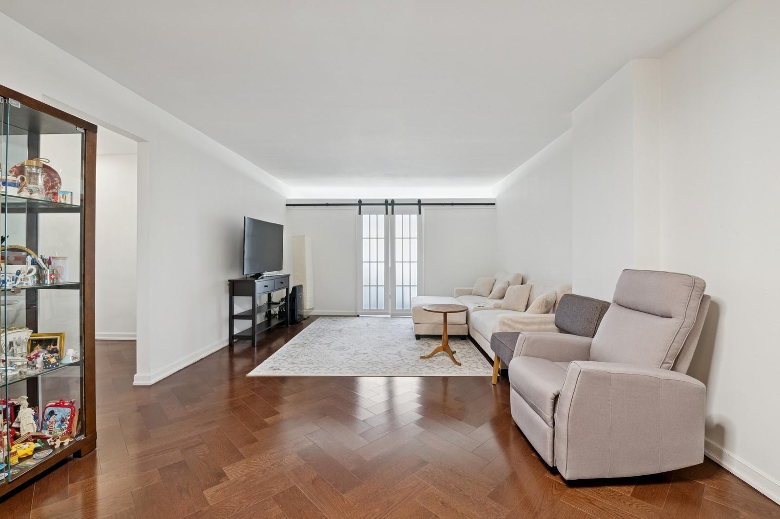 125-10 Queens Boulevard # 507, Kew Gardens, NY 11415