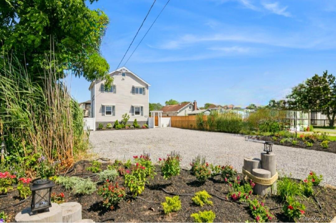 282 S Ketcham Avenue, Amityville, NY 11701