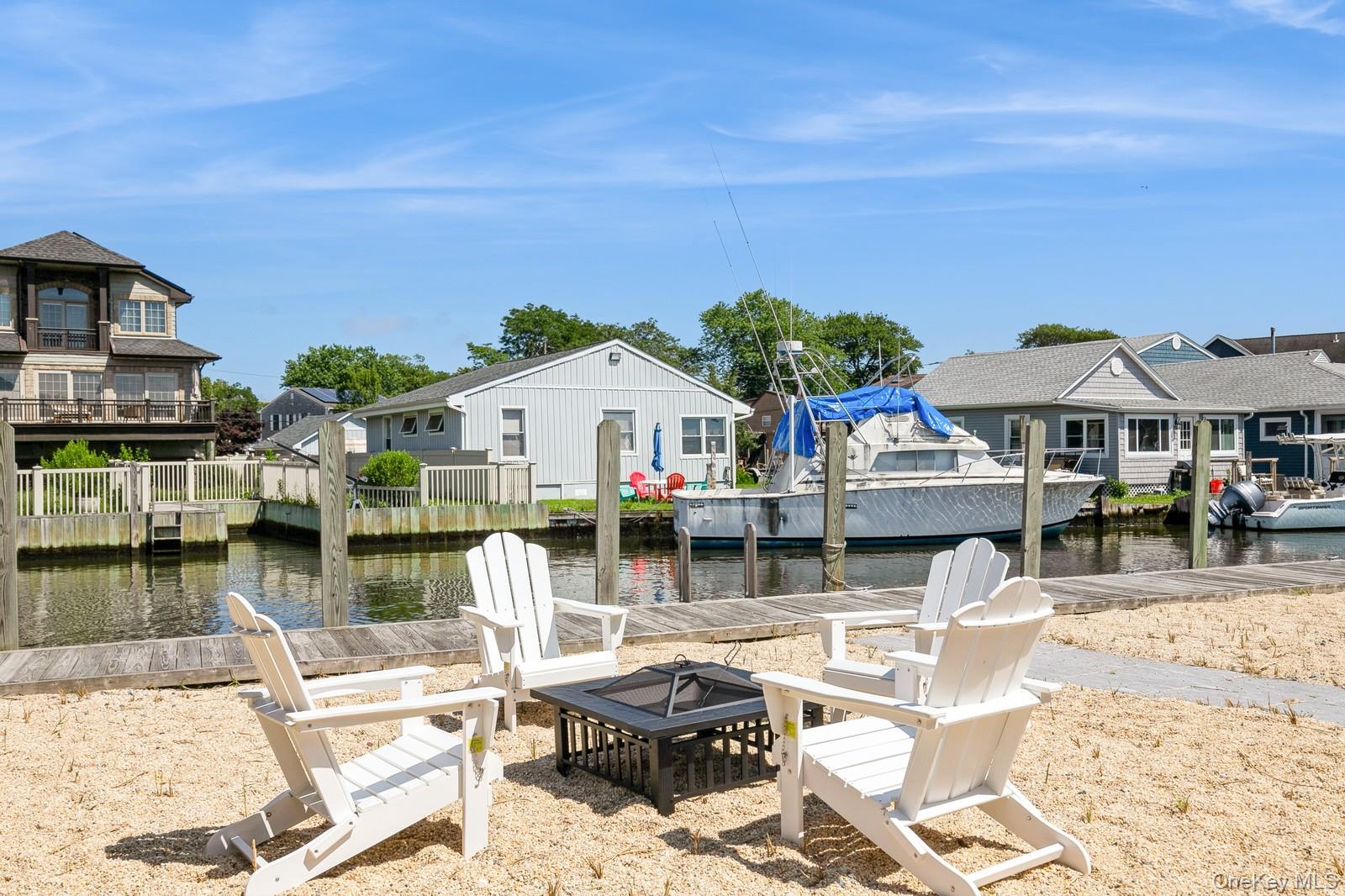 282 S Ketcham Avenue, Amityville, NY 11701