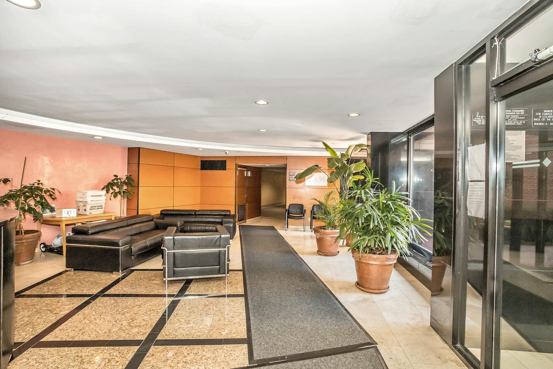 139-15 83 Avenue # 433, Briarwood, NY 11435