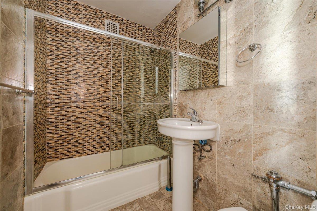 85-10 151 Avenue # 5E, Howard Beach, NY 11414