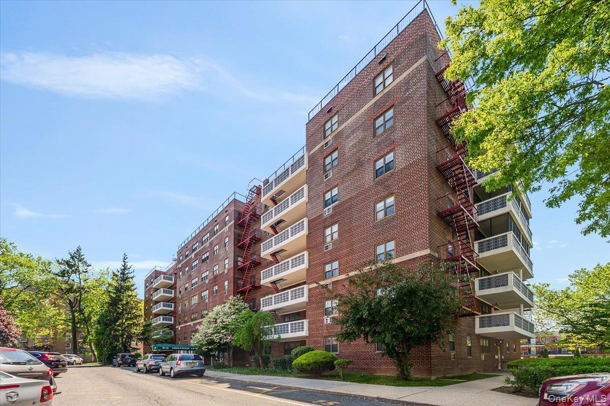 85-10 151 Avenue # 5E, Howard Beach, NY 11414