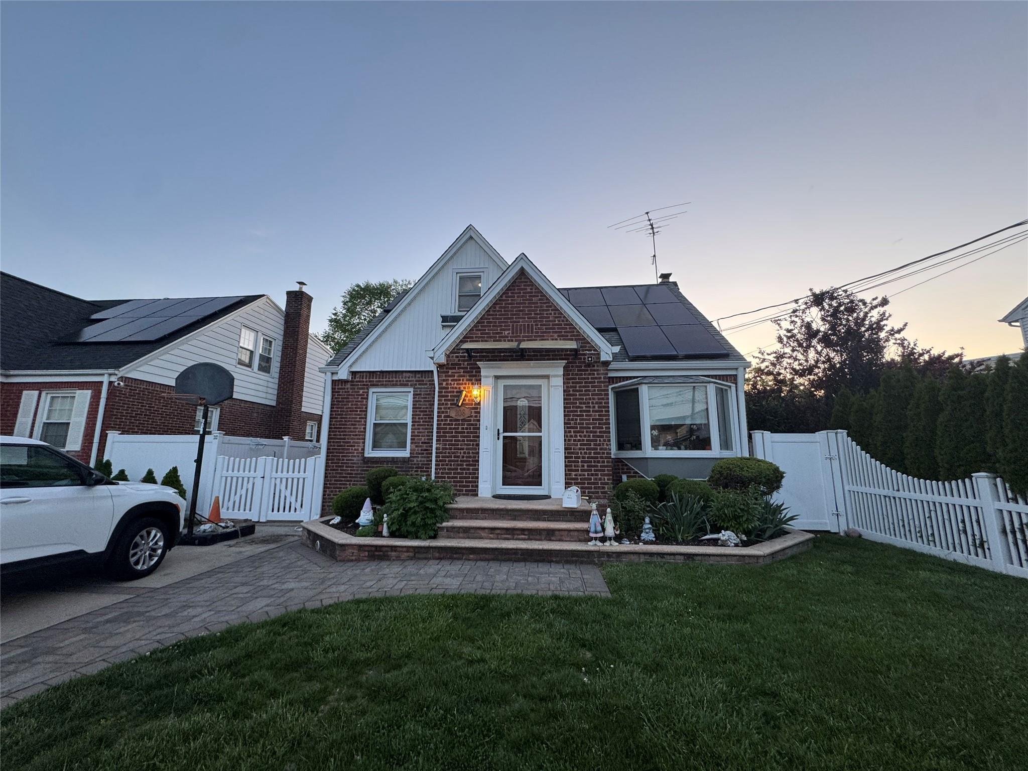 208 Harrison Street, Floral Park, NY 11010
