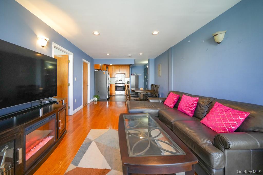 311 Saint Nicholas Avenue # 3H, Ridgewood, NY 11385