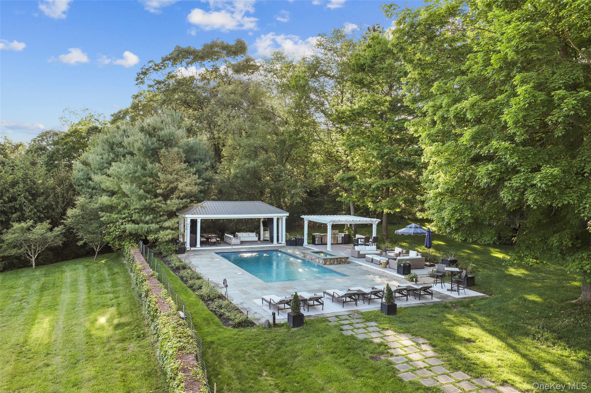 2 Cerf Lane, Mount Kisco, NY 10549