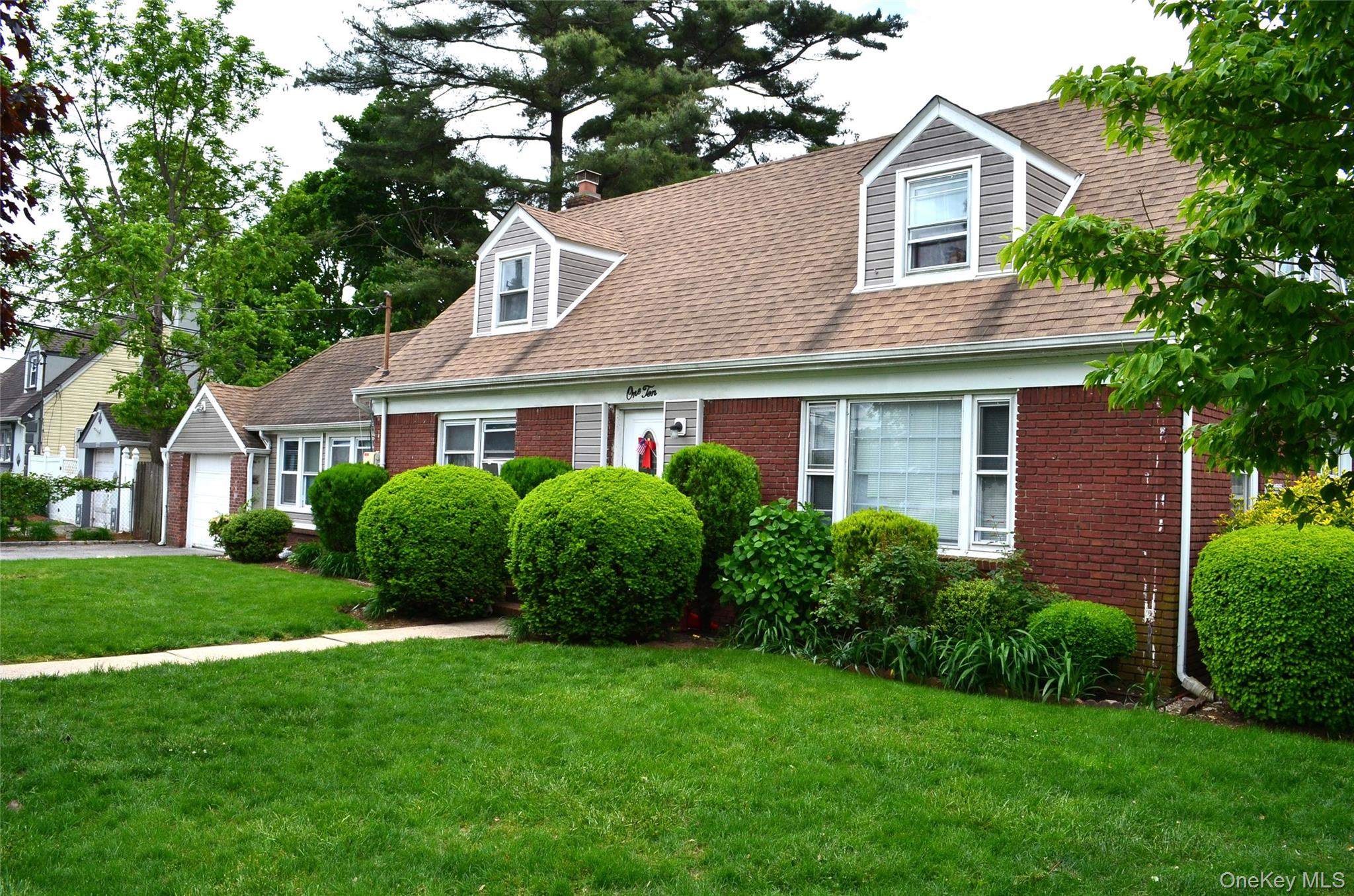 110 Powell Place, Hempstead, NY 11550