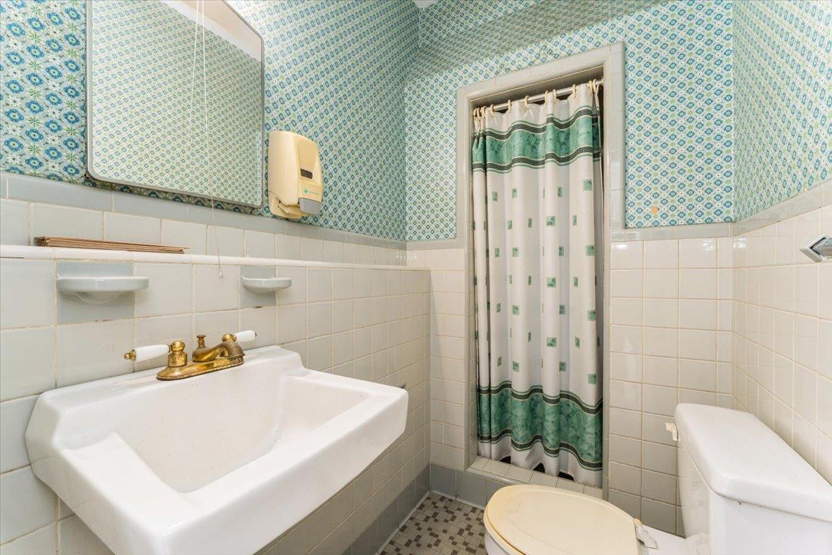 132-10 Hillside Avenue, Richmond Hill, NY 11418