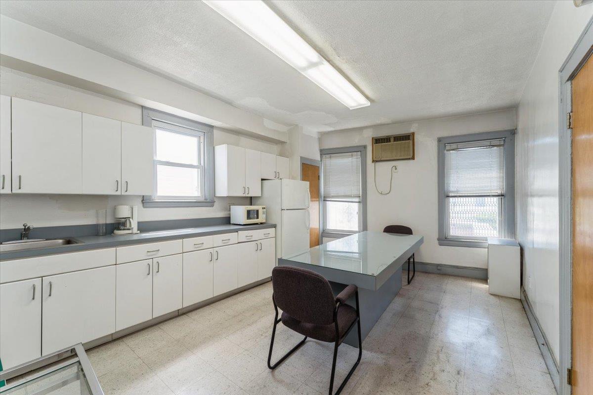 132-10 Hillside Avenue, Richmond Hill, NY 11418