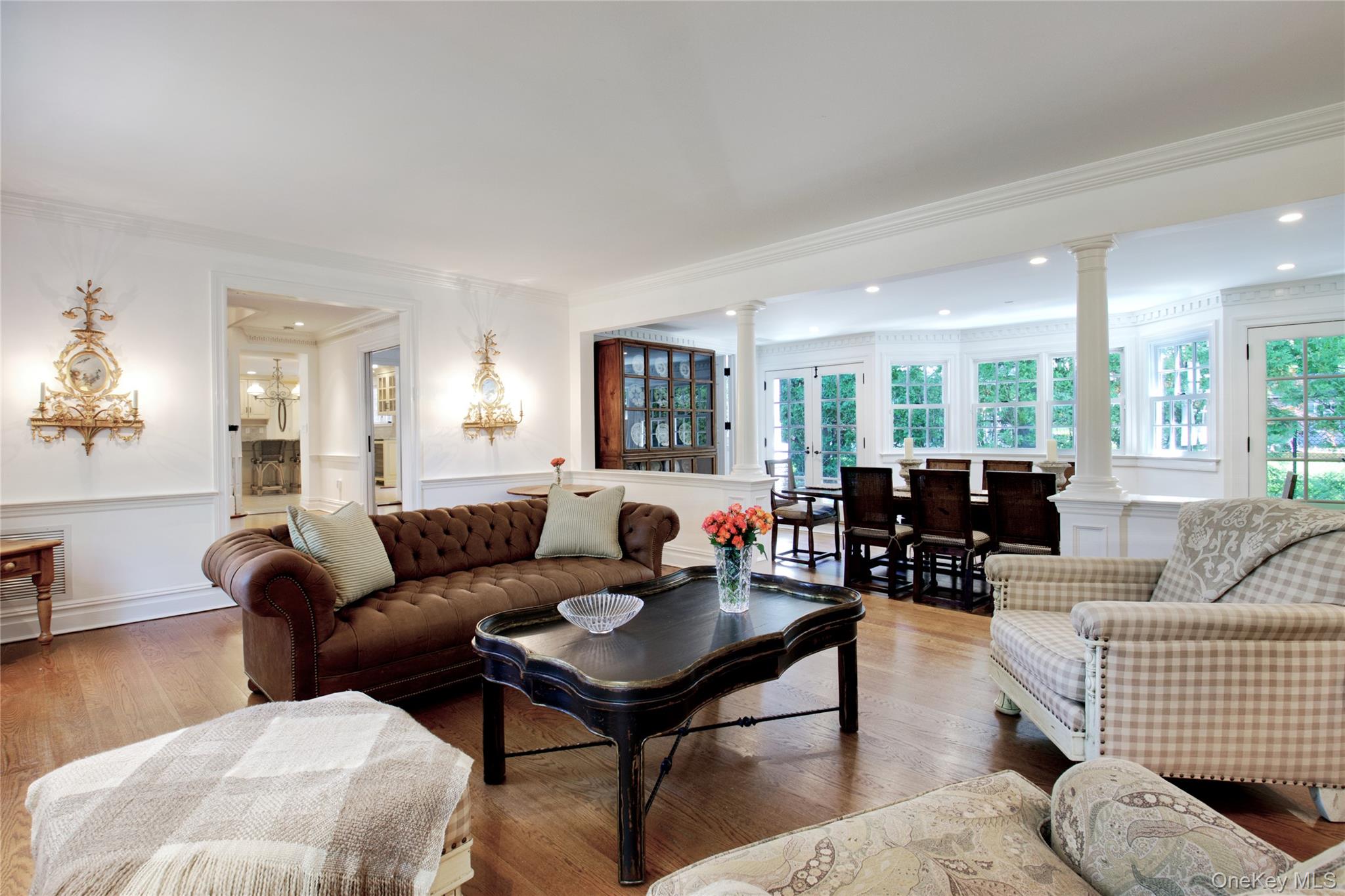 25 The Oaks, Roslyn, NY 11576