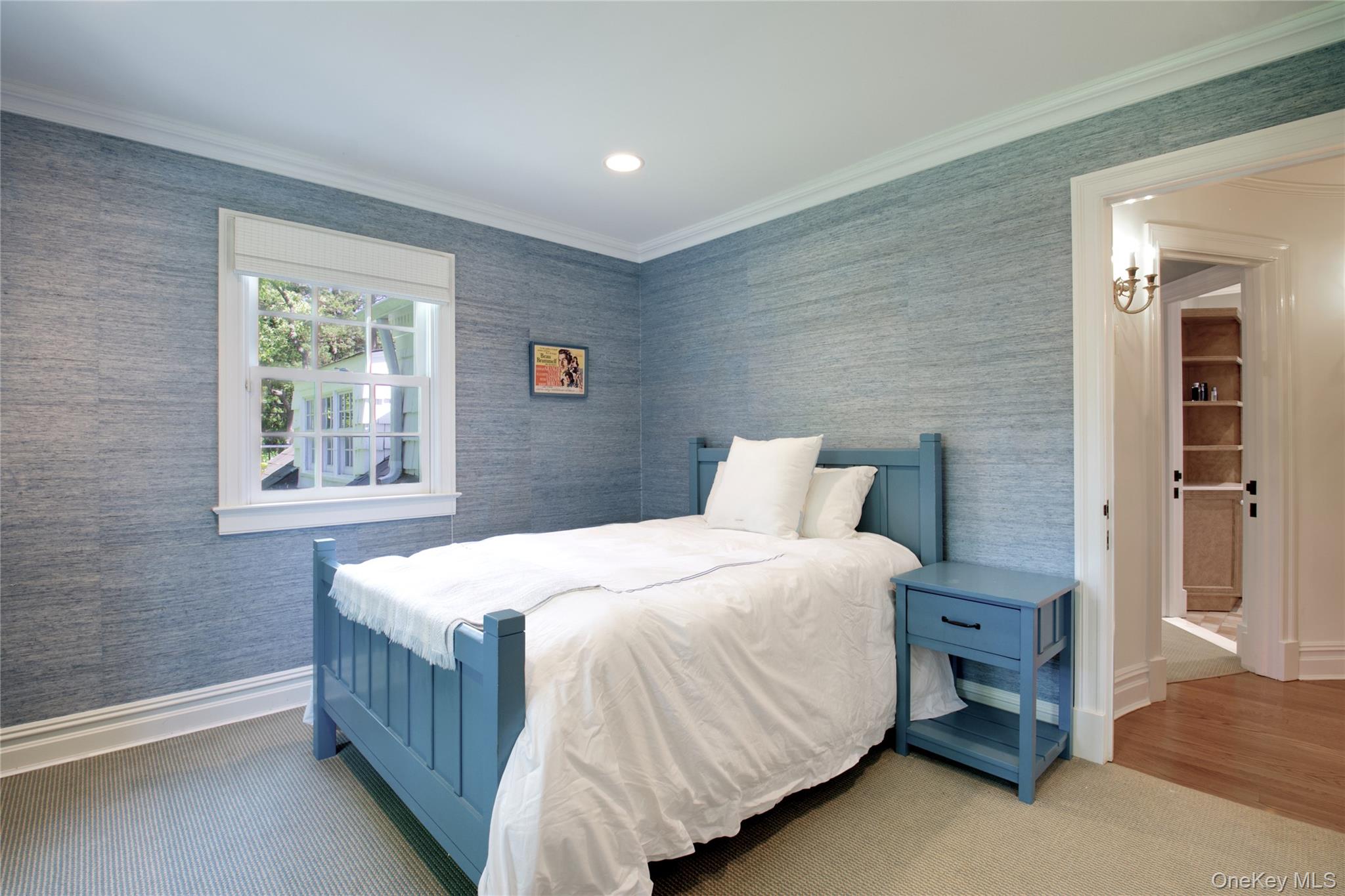 25 The Oaks, Roslyn, NY 11576