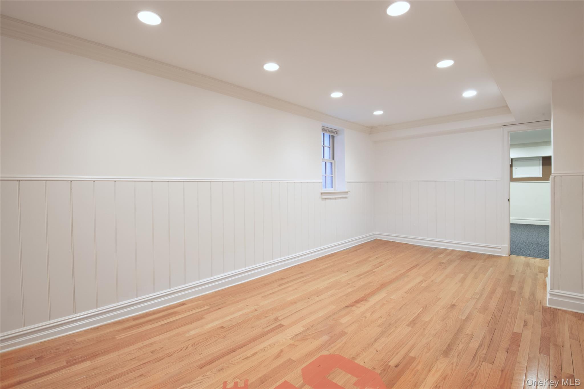 25 The Oaks, Roslyn, NY 11576