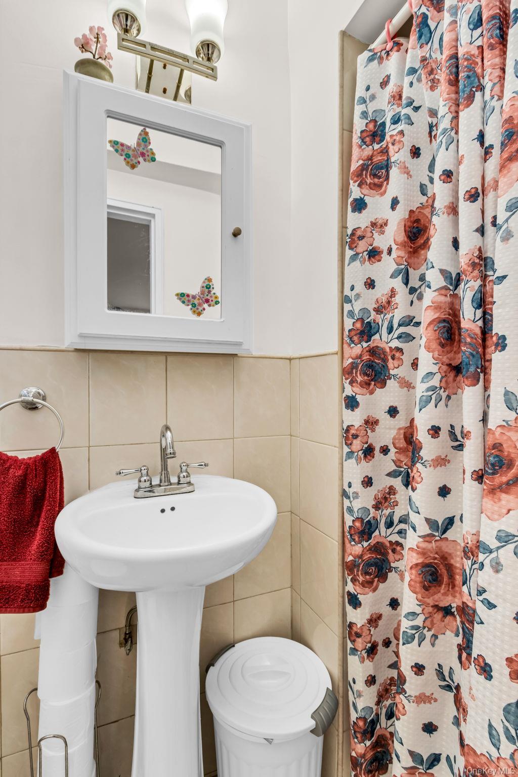 640 W 231 Street # 2B, Bronx, NY 10463