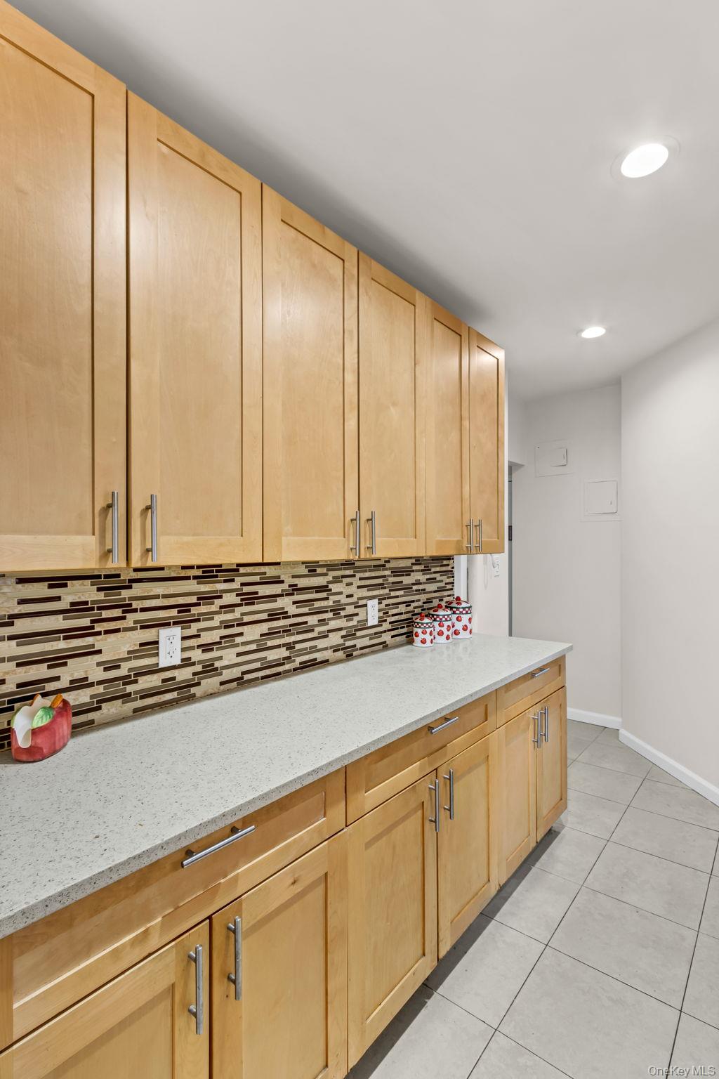 640 W 231 Street # 2B, Bronx, NY 10463