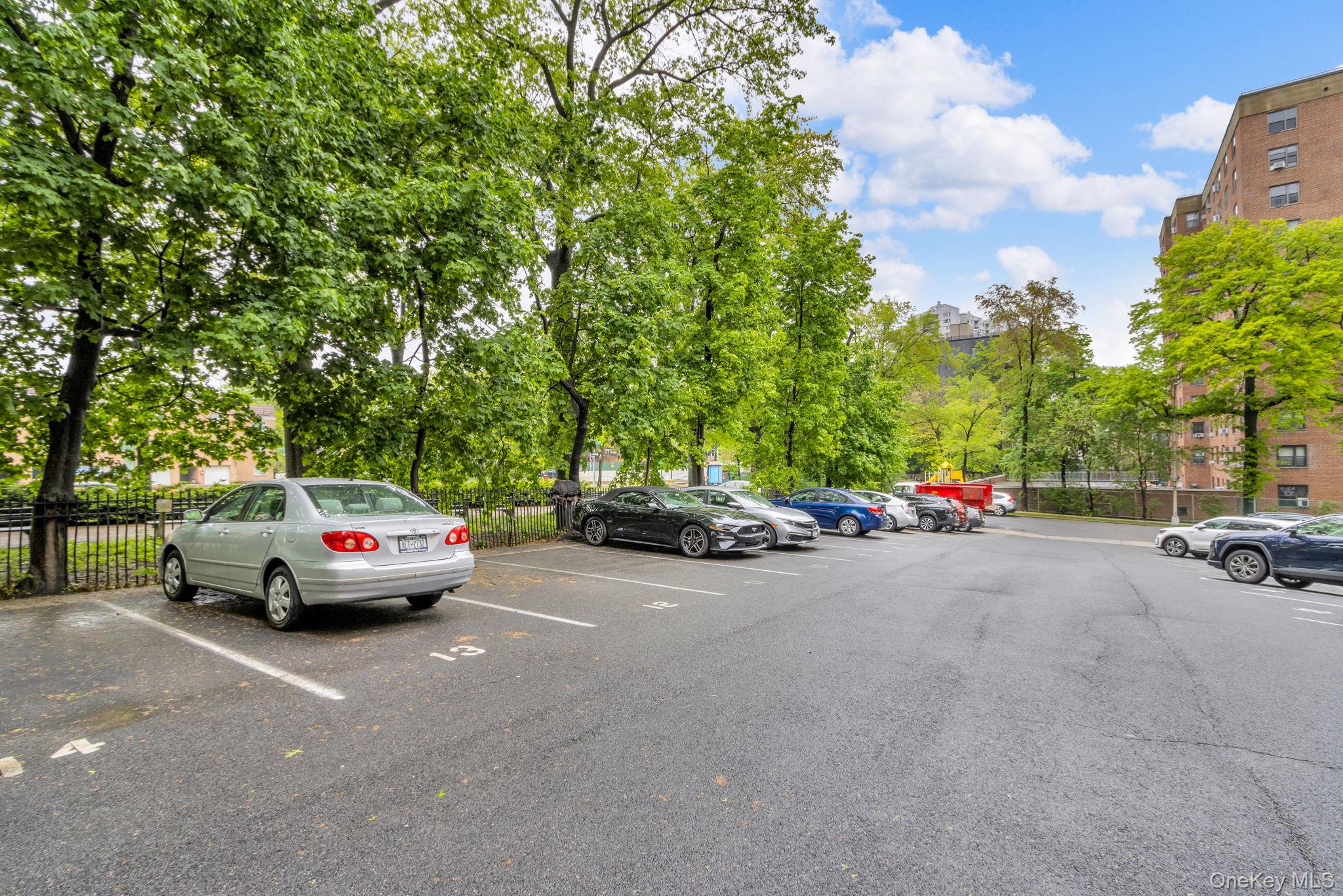 640 W 231 Street # 2B, Bronx, NY 10463