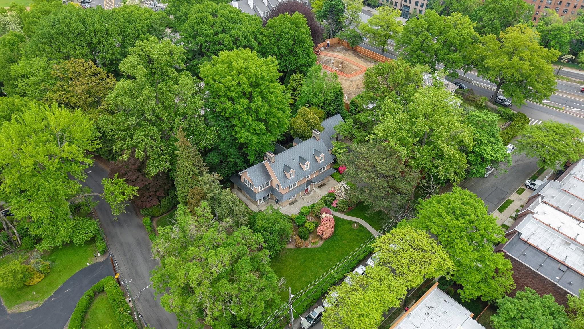 681 W 231st Street, Bronx, NY 10463