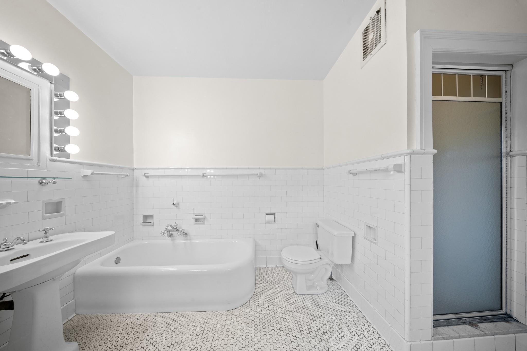 681 W 231st Street, Bronx, NY 10463